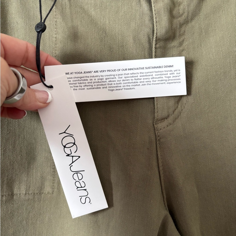 Wide-Leg Cropped Pants in Olive Green - Picture 5 of 7